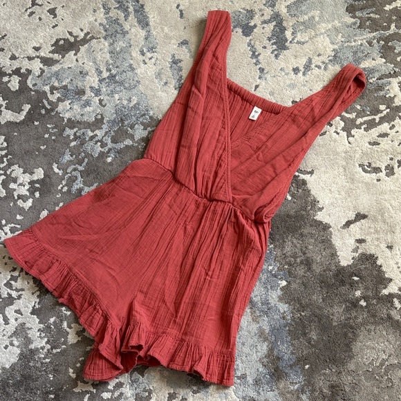 BP Rustic Colored Ruffle Romper Size Small - Picture 1 of 15
